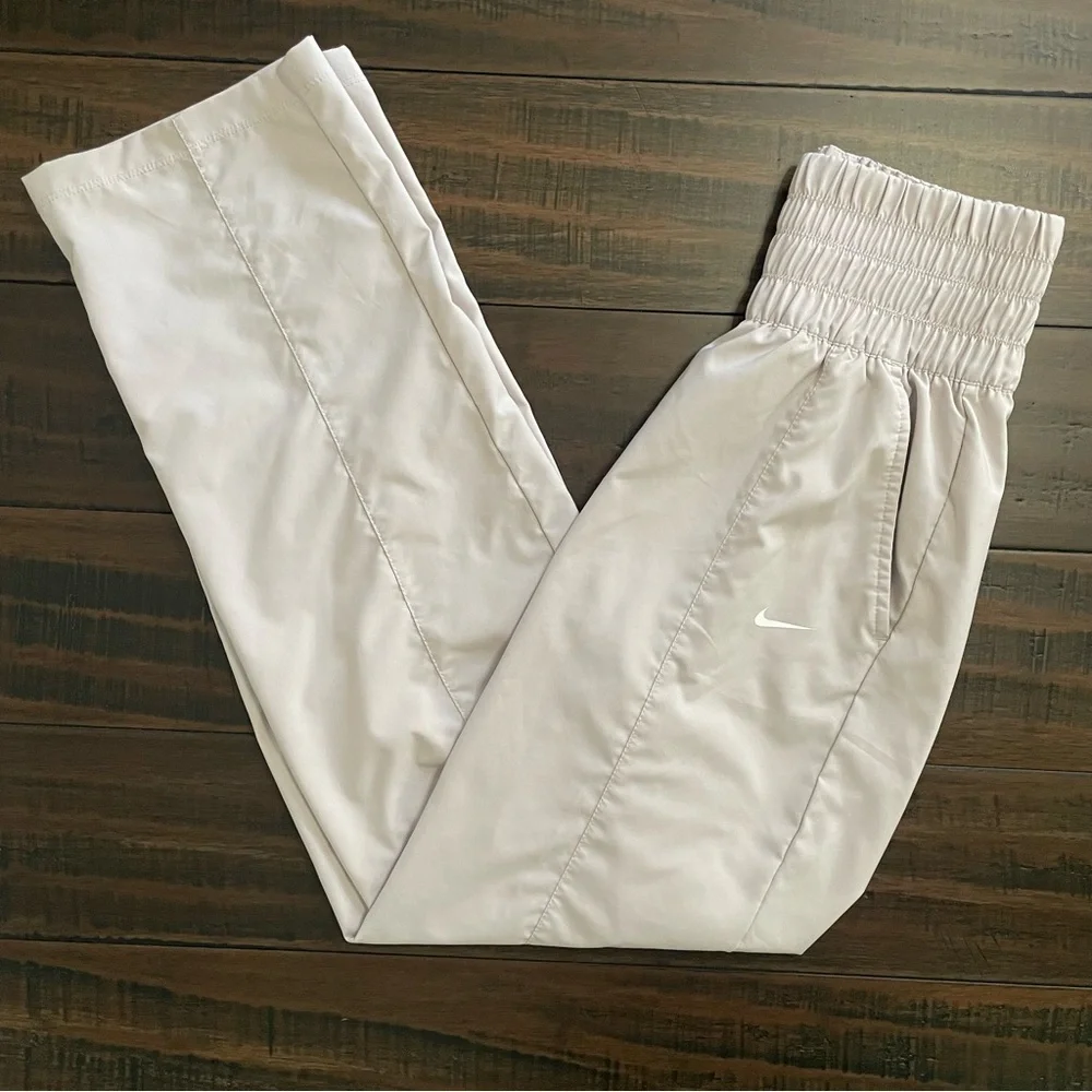 Nike Dri-Fit One Ultra High Waisted Track Pants